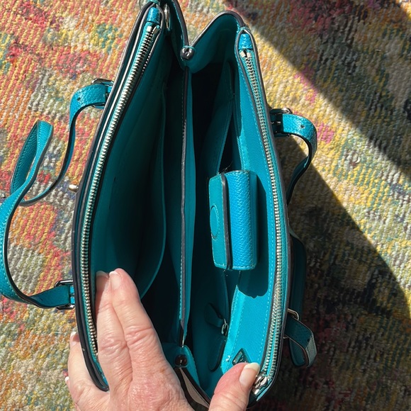 Coach EUC Aqua/ Teal plenty of pockets disc. style almost new condition - Picture 11 of 13